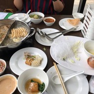 ชาบูบู๊ตึ๊ง ประชาชื่น