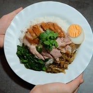 ลุยเลยเจ๊ ข้าวขาหมู-ข้าวมันไก่ตอน  ซอยแมนฮัตตั้น คลองหลวง