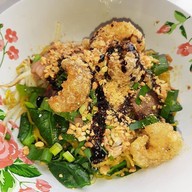 ก๋วยเตี๋ยวเรือรังสิต “ป้าน้อม” (เจ้าเก่า) สาขาซ่อมสร้าง เมืองเอก