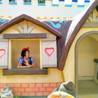 บ้านสวนน้อย รีสอร์ท (บ้านฮอบบิท)