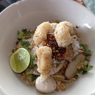 ก๋วยเตี๋ยวเรือรังสิต “ป้าน้อม” (เจ้าเก่า) สาขาซ่อมสร้าง เมืองเอก