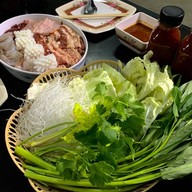 เจ๊ปูหมูกะทะ
