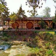 บ้านสวนน้อย รีสอร์ท (บ้านฮอบบิท)