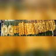 ปลาหมึกย่าง ไส้กรอกอีสานคุณชาย ตลาดพระราม5