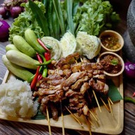 ตัวแม่หมูปลาร้า BYตำไก่ปลา