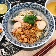 ก๋วยเตี๋ยวมู๋มู๋ ซอยสีลม 3