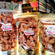 เมนู ลูกชิ้นทอด นึ่ง +โดนัทเค้กจิ๋ว+ขนมบ้าบิ่น + ปังปิ้งทะลัก + ก๋วยเตี๋ยวไก่ตุ๋น เจ้านาย บางบัวทอง