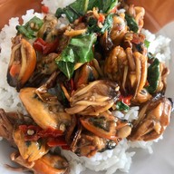 ใบเฟิร์นขนมจีนน้ำยากั้ง