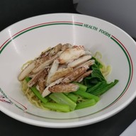 แชมป์บะหมี่เกี๊ยว ปู หมูแดง 20ปี ซอยลาซาล