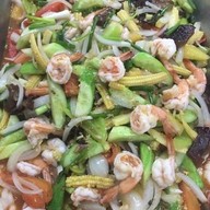 ร้านข้าวแกงแม่ต้อย”ร้อยหม้อ”
