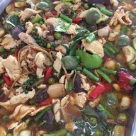 ร้านข้าวแกงแม่ต้อย”ร้อยหม้อ”