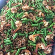 ร้านข้าวแกงแม่ต้อย”ร้อยหม้อ”