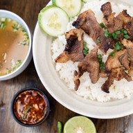ลาร์บี้เฮ้าส์ Larbii House