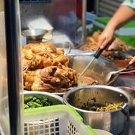 ข้าวขาหมูตาจุ๊บ ประชาราษฎร์บำเพ็ญ27