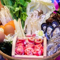 ตี๋น้อย สุกี้ ปิ้งย่าง ร่มเกล้า