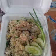 กระเพราถาดยักษ์  ข้างแหลมทอง