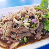 ร้านลาบหนองบัวลำภู คุณป๋อม