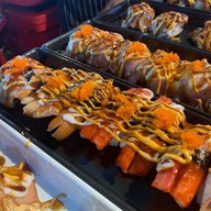 Yuri Sushi ปั้นคำ ตลาดนัดสิริมงคล