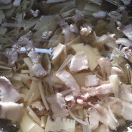 ร้านข้าวแกงแม่ต้อย”ร้อยหม้อ”