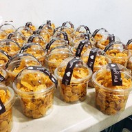 ข อ ง กิ น เ ล่ น เคี้ยวเพลินเพลิน ปังปัง