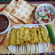 หมูสะเต๊ะ อาม่า