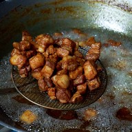 เมนูของร้าน หมูทอดเบรกแตก ตลาดลุงเพิ่ม