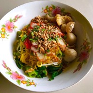 ร้านก๋วยเตี๋ยวตาจ่อย
