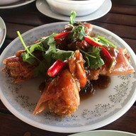 BOOMBAYAH by Haadrin Resort