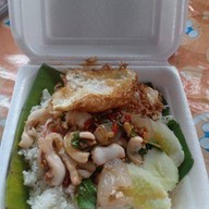 กระเพราถาดยักษ์  ข้างแหลมทอง