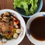 ร้านก๋วยเตี๋ยวตาจ่อย