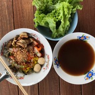 ร้านก๋วยเตี๋ยวตาจ่อย