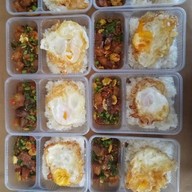 ครัวบ้านมั่น (Food & Noodle) ลำลูกกา 49