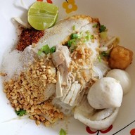 หยกลูกชิ้นปลา