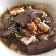 เมนูของร้าน ก๋วยเตี๋ยวป้าอร