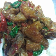 เจ้อ้ออาหารตามสั่ง ปากซอยเนินพลับหวาน