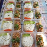 ครัวบ้านมั่น (Food & Noodle) ลำลูกกา 49