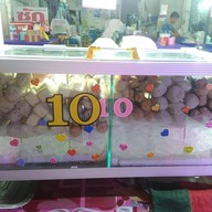 ลูกชิ้นทอด ยำแซ่บ ตามสั่ง by พรีม พรีม