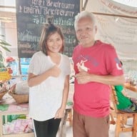 ญ.หญิงปรางค์เตี๋ยวเรือ15บ.