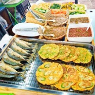 บ้านน้ำพริก ทิวสนโดม มธ