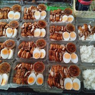ข้าวหมูทอดเหลือแดก