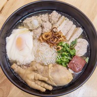 แม่จ๋าาาจั๊บญวน ท่าน้ำนนท์