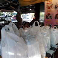 บรรยากาศ ครัว นะ RCA (ครัวก.ไก่)
