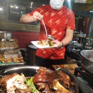 บรรยากาศ ครัว นะ RCA (ครัวก.ไก่)