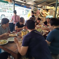 ขนมจีนป้าพรลานโพธิ์เจ้าเก่า