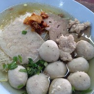 เมนูของร้าน ลูกชิ้นราชวัตร