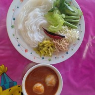 ขนมจีนป้าพรลานโพธิ์เจ้าเก่า