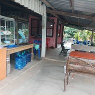 หน้าร้าน ก๋วยเตี๋ยววัดดงมูลเหล็ก วังน้ำเขียว