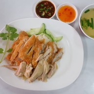 เมนูของร้าน ยินดีข้าวมันไก่ โกด๋ง เตาปูน