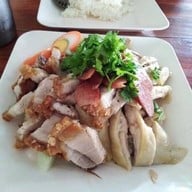 ร้านข้าวมันไก่ 24 ชั่วโมง แยกปากทางลำลูกกา