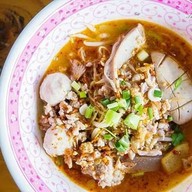 เมนูของร้าน ก๋วยเตี๋ยวต้มยำ กะ น้ำใส  พาหุรัด